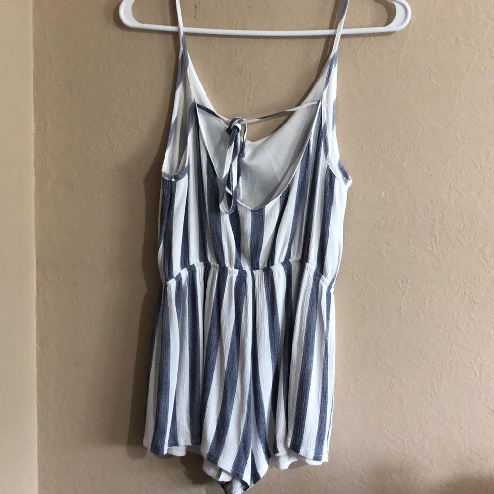 Romper size M - Picture 2 of 2